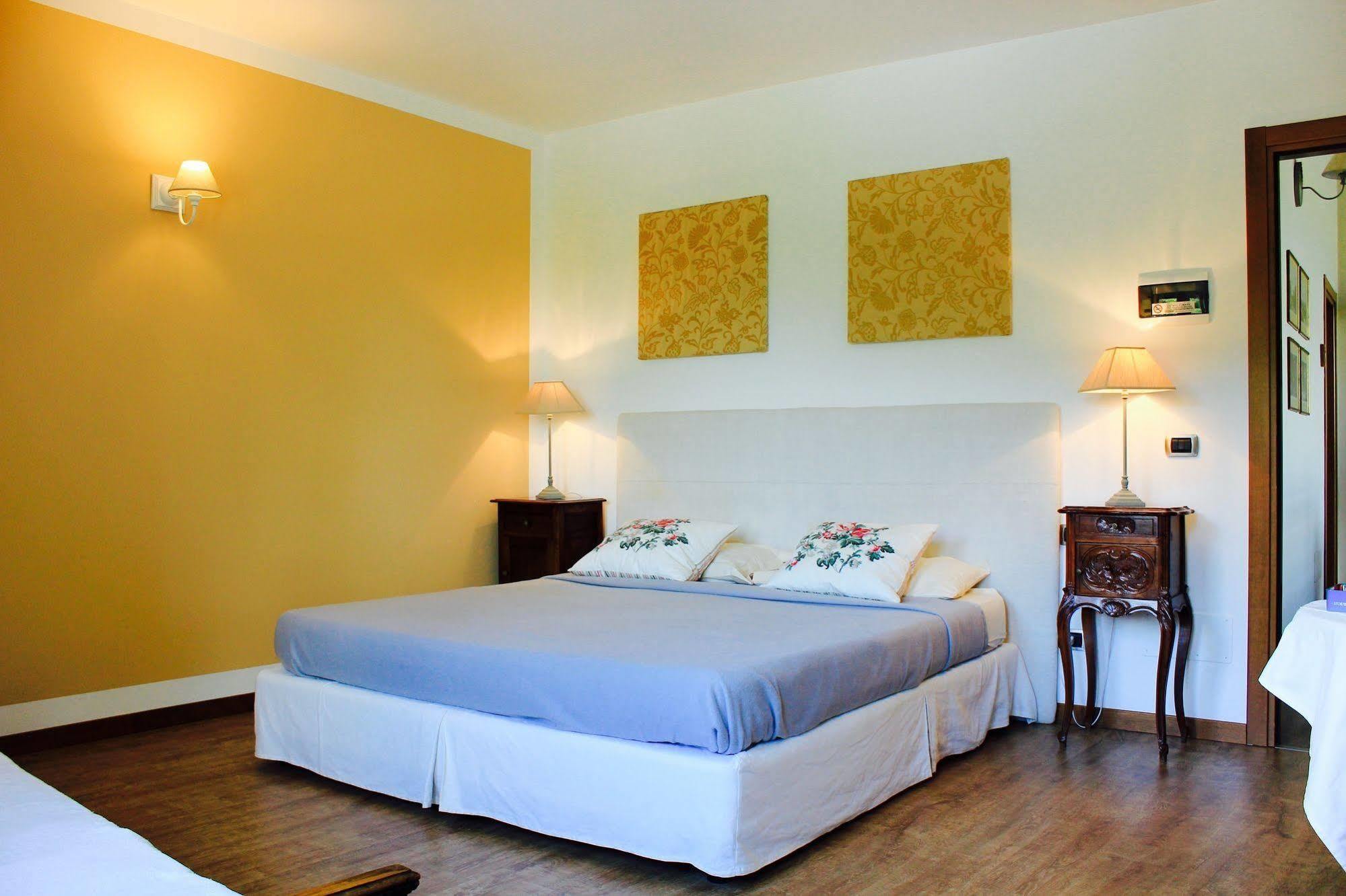 Cascina Castagneto Hotell CastellʼAlfero Eksteriør bilde